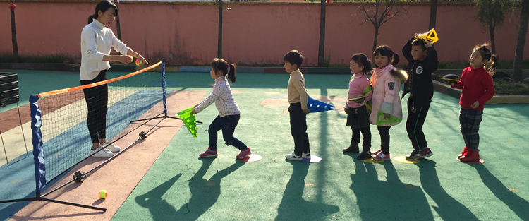 Thể thao Ou Dier 3 m 6 m di động cầm tay telescopic folding tennis giá trẻ em ngắn tennis net vợt tennis 250g