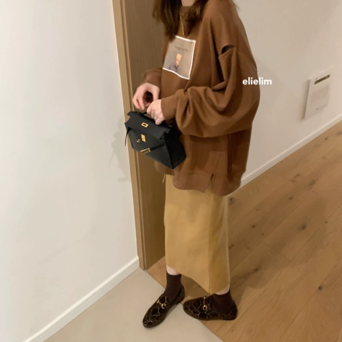 Весенняя трикотажная приталенная длинная юбка, по фигуре, с акцентом на бедрах, высокая талия, средней длины, свободный прямой крой