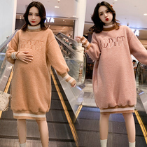 Pregnant women lamb wool sweater womens autumn and winter velvet thickened maternity clothes fashion hot mom in the long New Year dress trend