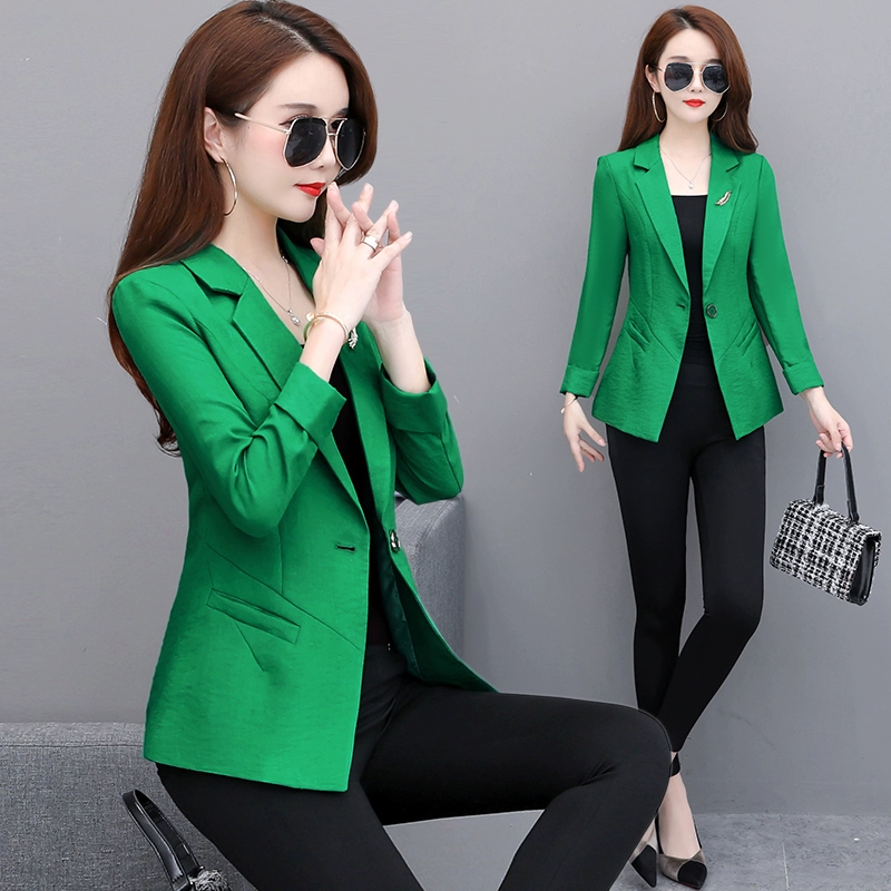 Mùa thu năm 2021 phong cách mới áo gió pop nhỏ ngắn phiên bản Hàn Quốc là bộ đồ phụ nữ trung niên mỏng áo khoác mỏng - Trench Coat