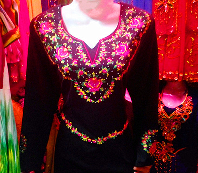 Xinjiang Uyghur women's clothing new hand-embroidered special clothing ethnic patterns for women