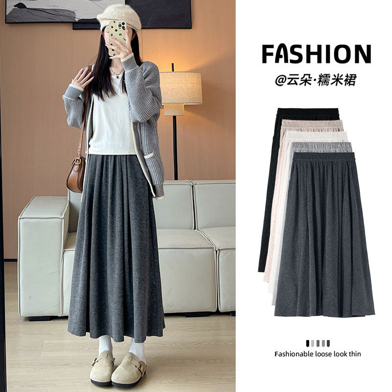 グレーのもち米スカート、2026年春の新作スタイル、ニットミディスカート、小柄な女性やプラスサイズの方に最適、スリムに見せ、お腹を隠します。