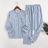 Освежающий синий плед с карманами брюк.