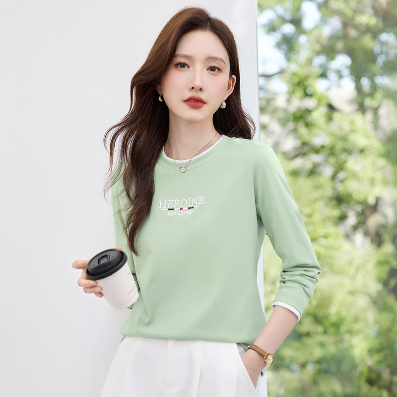 Right-Shoulder Women's Long-Sleeved T-Shirt for Spring and Autumn, Can Be Worn as an Inner Layer or Outerwear, 2026 New High-End Stylish Green Top Right-Shoulder Women's Long-Sleeved T-Shirt for Spring and Autumn, Can Be Worn as an Inner Layer or Outerwear, 2026 New High-End Stylish Green Top