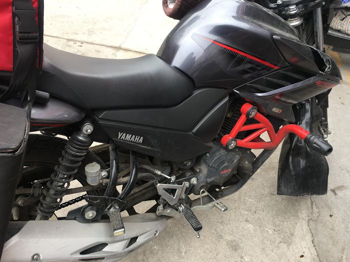 Áp dụng Yamaha YS150 xe máy YBR ngày kiếm bay đến 250 đĩa phanh trước và sau má phanh - Pad phanh đĩa xe máy