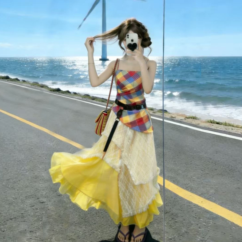 Bohemian Vacation Style Travel Outfit, a Complete Set of Spaghetti Strap Dresses, Dopamine-Inspiringly Beautiful Dresses, Irregular Long Dresses