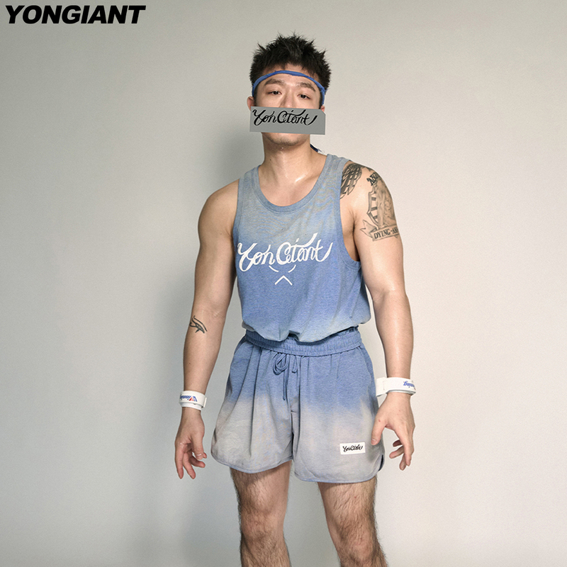 Yongiant Red/Blue Color Gradient Letter Print Vest 2025Ss Yg2504 Yongiant Red/Blue Color Gradient Letter Print Vest 2025Ss Yg2504