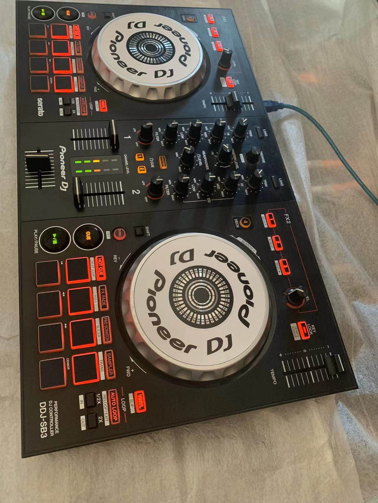 从零开始玩转DJ：先锋DDJ-SB系列打碟机全解析--淘宝好物网