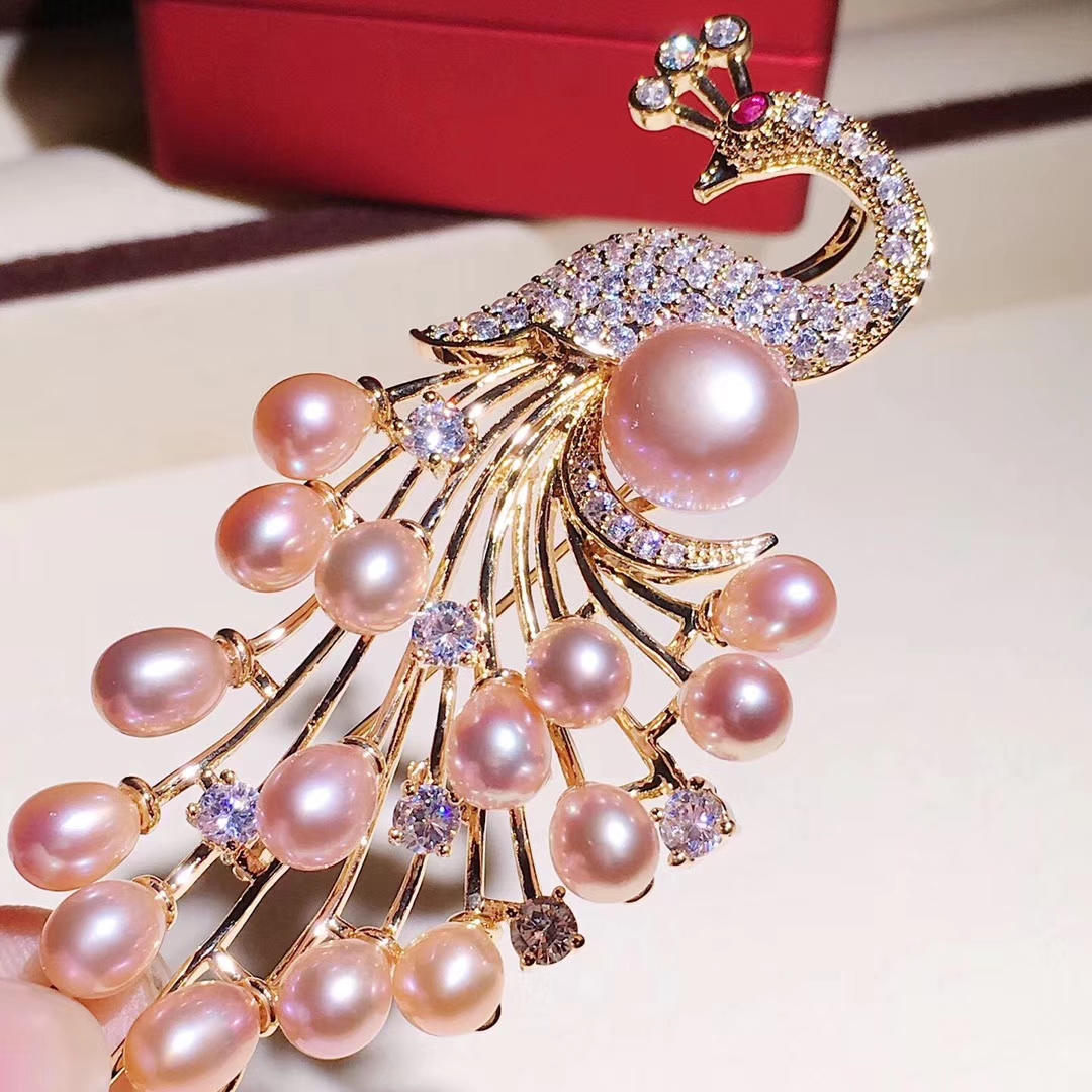 Natural fresh water high quality strong light pearl boutique peacock corsage brooch female wedding animal luxury rich high-end