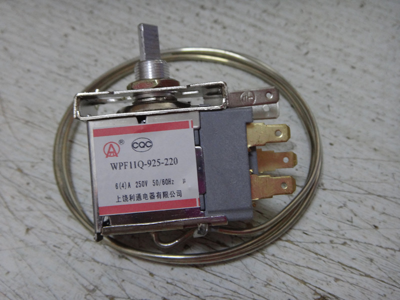 The refrigerator WPF11Q-925-220 temperature controller is installed in the middle of three pins freezer temperature control 40cm-1.5m
