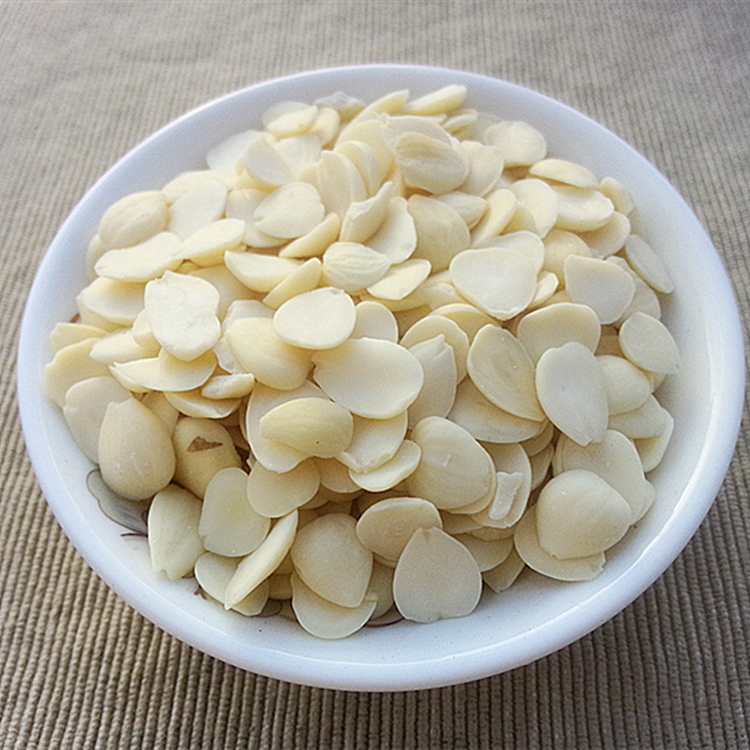 Mixed Peeled dried almonds 250g Selected peeled raw almonds for soup Ingredients Cantonese almond dew Ingredients
