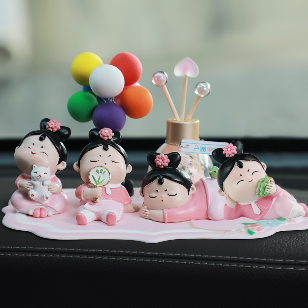 On-board mid-control desk swing in the car Creative car Decorative Palace Tinger Gaggi-in-the-car Healing Ensemble in the car