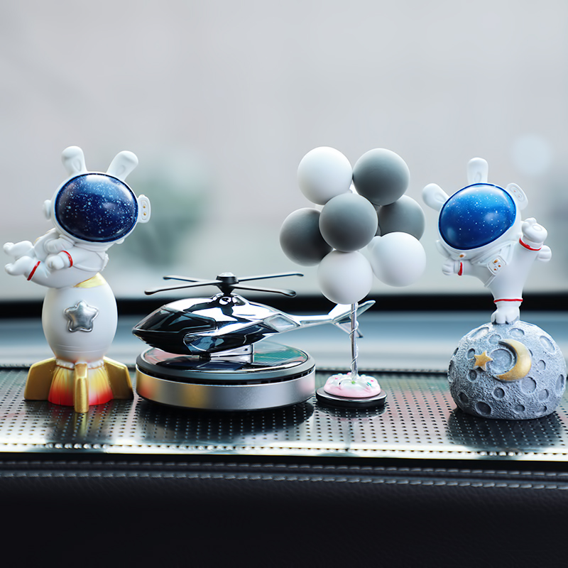 Astronaut Car Ornament Solar Aircraft Car Perfume Aromatherapy High-end Astronaut Car Ornament