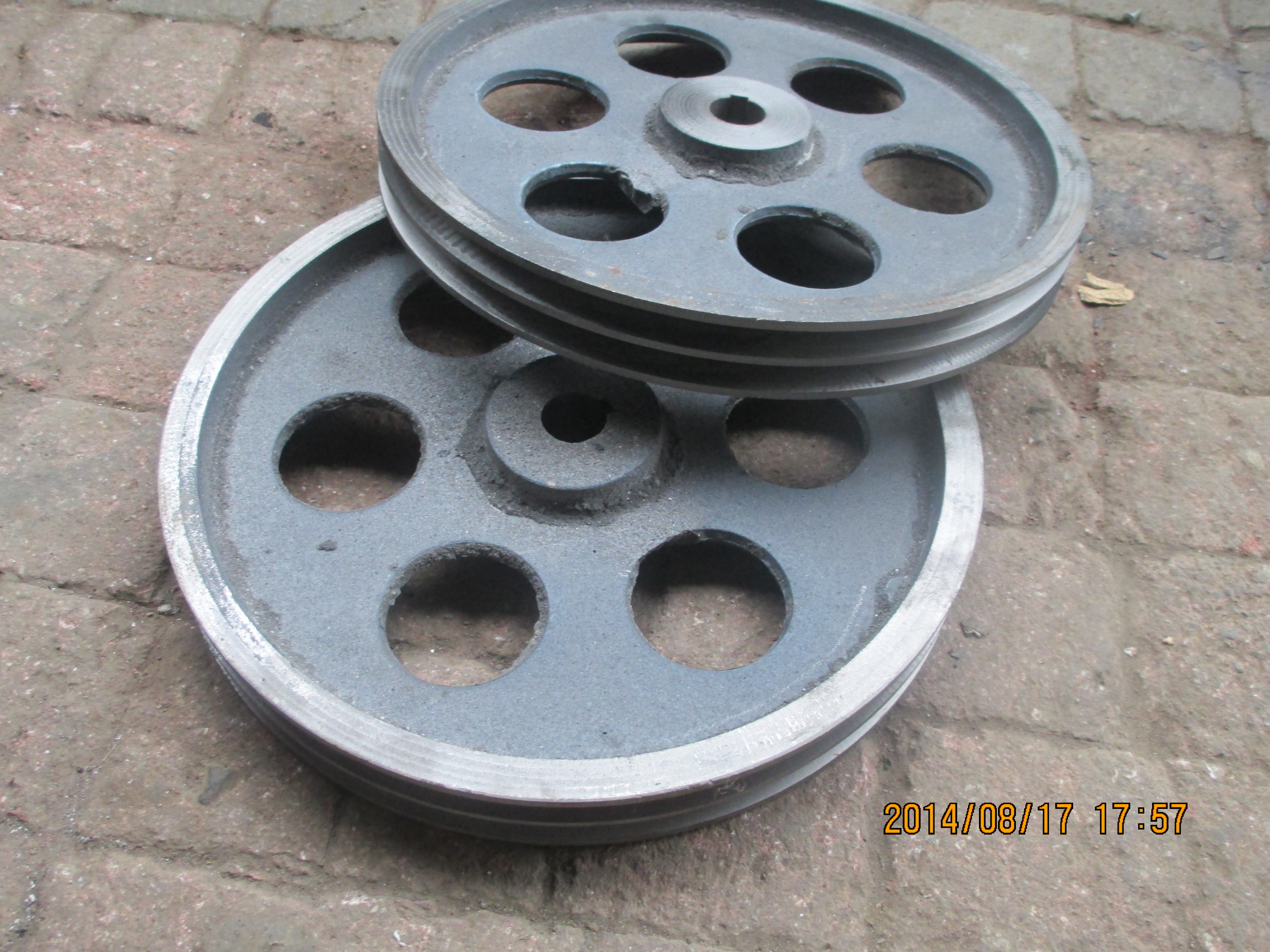 Triangular belt wheel cast iron belt pulley outer diameter 60-600 mm 2 groove B type belt pulley multi-groove motor pulley