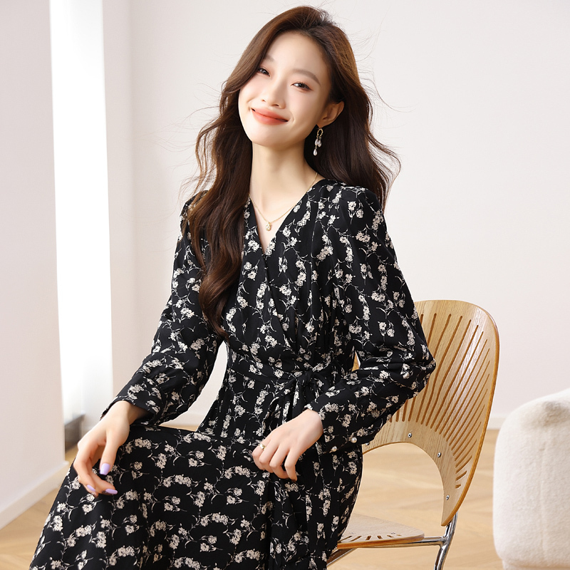 Tommy Xikaili French Floral V-Neck Dress for Women, New Spring Style, Waist-Cinching, Elegant and Slimming Long Dress