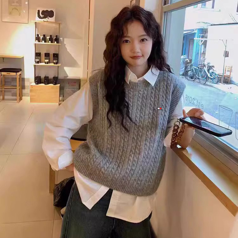 Tommy Hilfiger Women's Korean-Style Wool Vest, Loose Sleeveless Cable-Knit Outerwear, Suitable for Spring, Autumn, and Winter