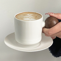 French-style retro round wood handle coffee cup disc vertical striated ceramic Mark Cup ins wind minimalla Flower Take the iron cup