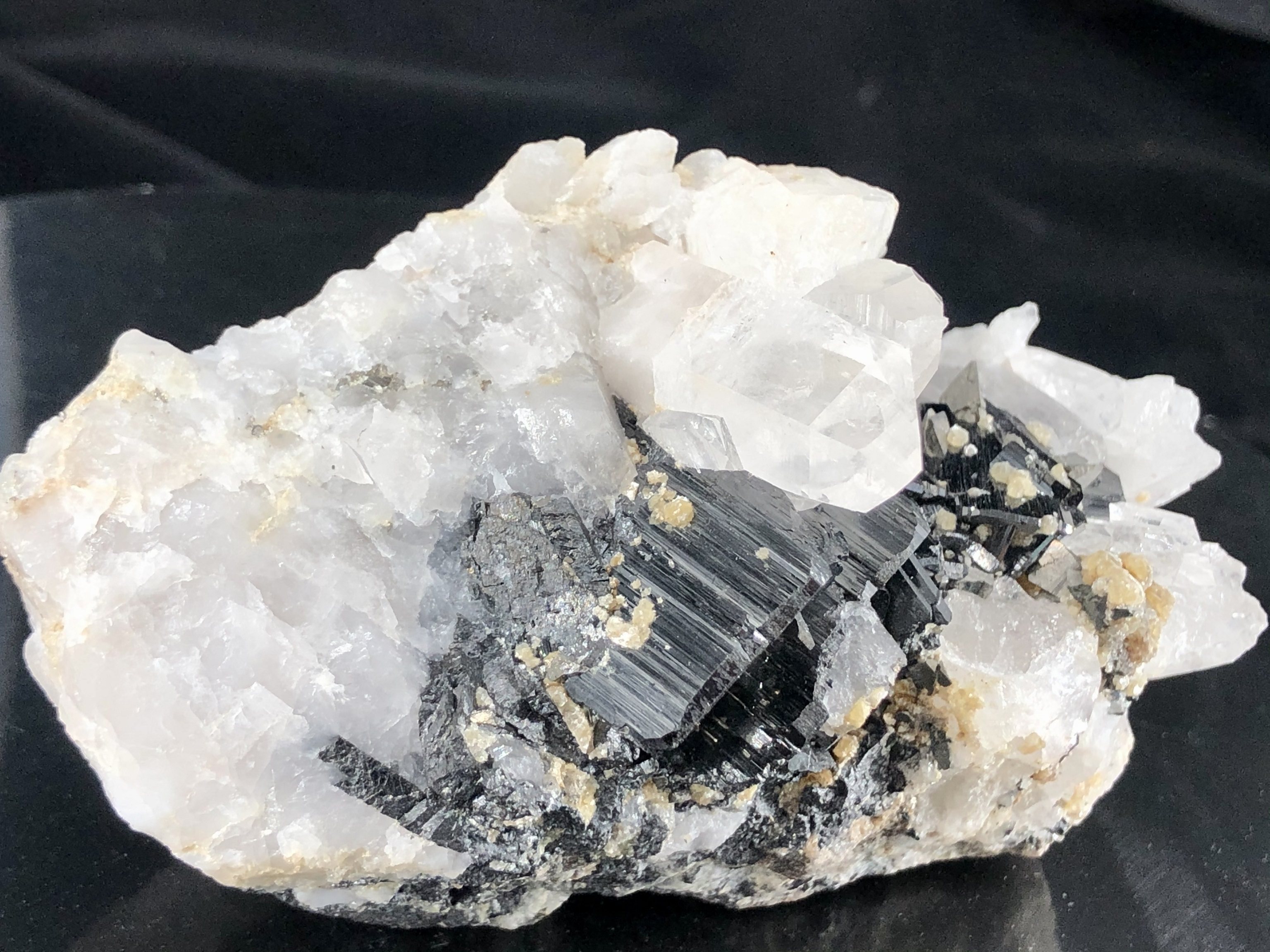 Mine straight for boutique mineral specimens calcite black tungsten mineral symbiosis-Taobao