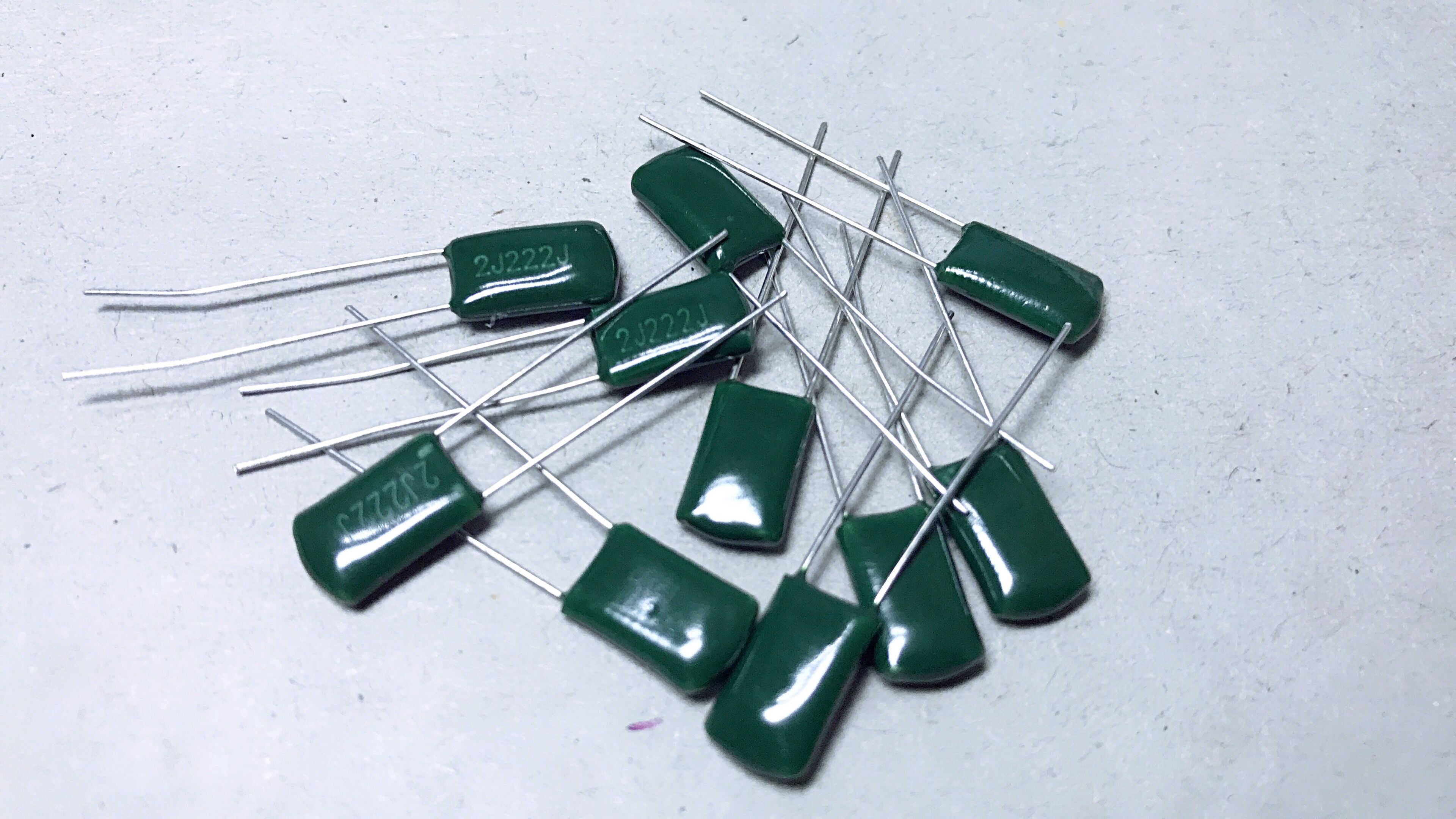 Polyester fiber capacitor 2J222J 100V 2200PF 2 2NF 5% non-polar capacitor P5MM one shot