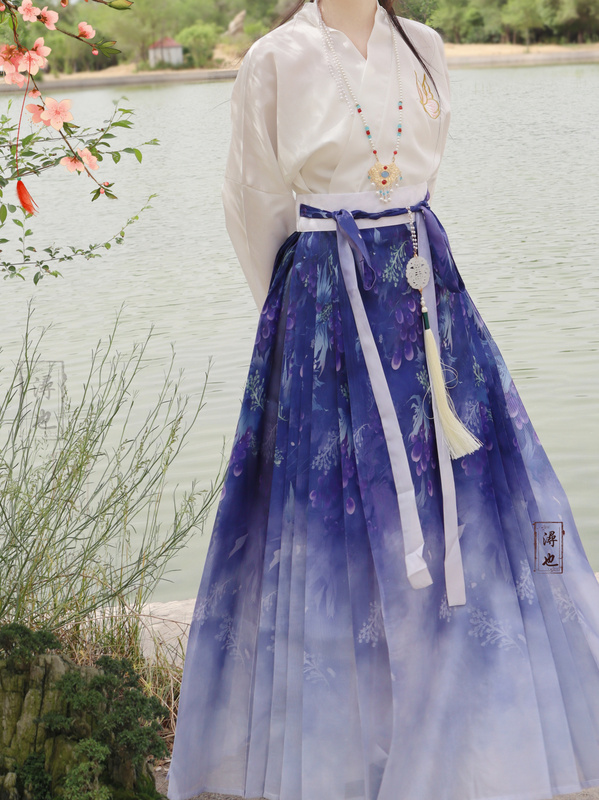 Xunhanji Original 2024 Early Spring New Style Ming Dynasty Style Gauze Material Mamian Skirt Printed Watercolor Skirt Daily Spring/Summer Style Xunhanji Original 2024 Early Spring New Style Ming Dynasty Style Gauze Material Mamian Skirt Printed Watercolor Skirt Daily Spring/Summer Style