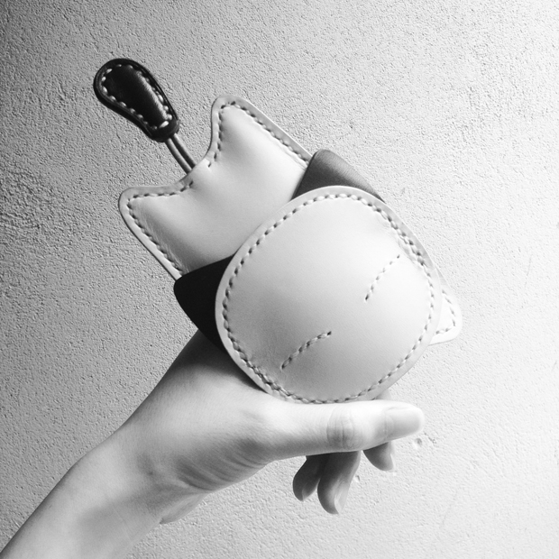 Màu cơ bản rau rám nắng tay túi chìa khóa mèo claw mèo mặt lớp da bò xe túi chìa khóa xe da handmade ví móc chìa khóa nữ đẹp