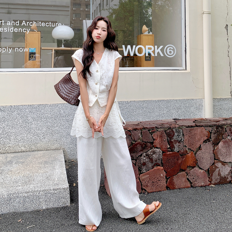 Refreshing and Breathable White Lace Vest with Wide-Leg Pants Set for Women, 2026 Summer Elegant and High-End Two-Piece Set