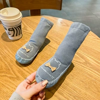 Синяя галстук-бабочка, туфли