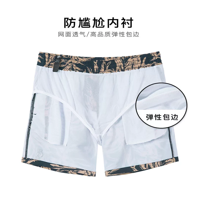 Мужские пляжные плавки quick-drying и можно использовать в воде, чтобы избежать неловкости. Лайнированные серфинг, плавание и шорты для горячих источников могут носиться снаружи мужчинами.