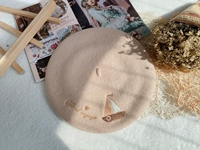 Абрикосовый берет, с вышивкой