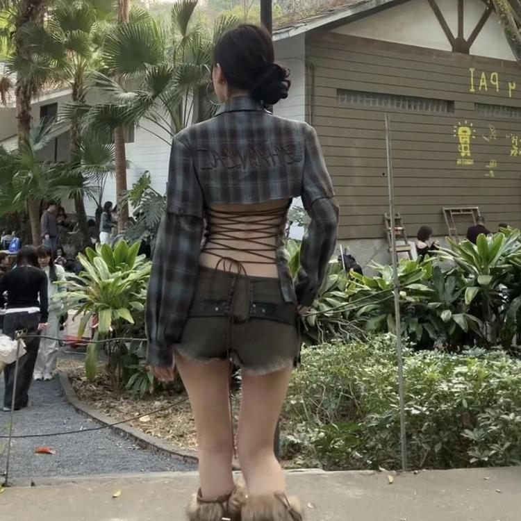 American-Style Spicy Girl Backless Tie-Up Plaid Shirt, Spring Design, Niche, Slim Fit, Detachable Sleeve Top American-Style Spicy Girl Backless Tie-Up Plaid Shirt, Spring Design, Niche, Slim Fit, Detachable Sleeve Top