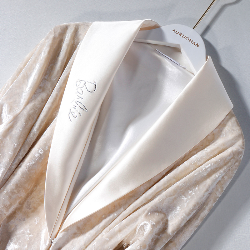 Spring and Autumn New Style Nightgown Home Wear Acetate Velvet Morning Robe Mid-Length Over-The-Knee Long Sleeve Simple Sexy Women's Bathrobe Spring and Autumn New Style Nightgown Home Wear Acetate Velvet Morning Robe Mid-Length Over-The-Knee Long Sleeve Simple Sexy Women's Bathrobe