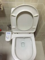 The world is in the same style with a single cold body wash and wash your ass without using the universal toilet intelligent irrigator