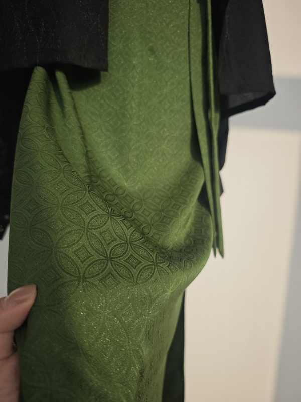 【Golden Chrysanthemum】Green and Orange Swirl Skirt with Gathered Black Sweetheart Neckline Top Hanfu Han Element Outerwear Set