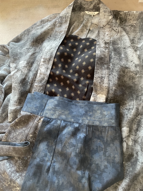【Ink Tide】Ink-Colored Airplane Sleeves, Backless Black Suspenders, Blue Patchwork, Ruffled Skirt, Hanfu with Han Elements