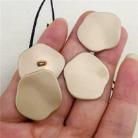 № 8 Золотые полигональные облака туманы