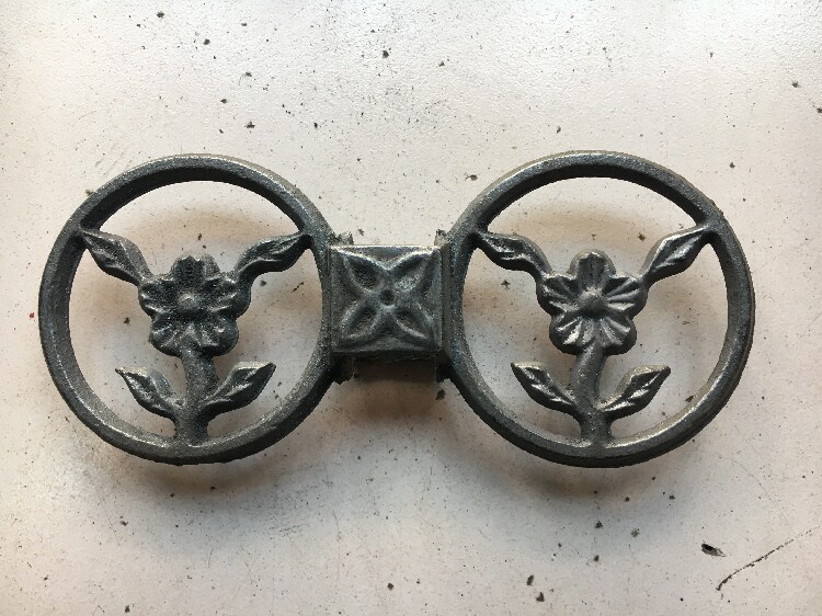 Balustrade Decorative Circle Plum Blossom in the middle suitable for 25 square tube Applicable 110 spacing welding use