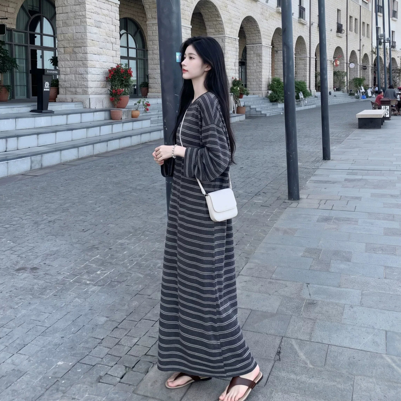 Casual Striped Plus-Size Dress for Women, Spring and Autumn, Loose Fit, Flattering for Curvy Figures, Ankle-Length, Suitable for Tall Women and Pregnant Women