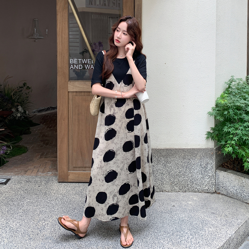 Fashionable Age-Reducing Plus-Size Dress for Women, Summer Loose Fit, Covers Belly, Slimming, Polka Dot Patchwork, Fake Two-Piece A-Line Long Dress