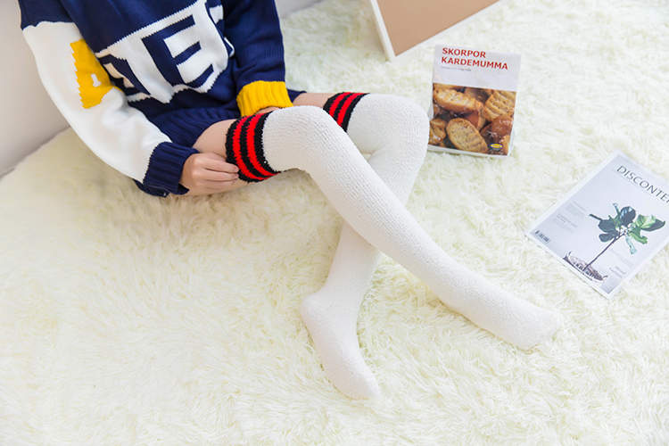 Mùa đông dày nữ vớ san hô nhung dài ống cao trên đầu gối vớ nhà sàn tháng xà cạp trẻ em vớ ngủ ấm vớ chân