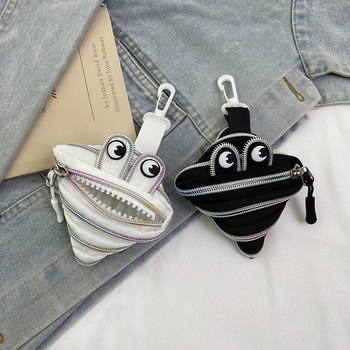 Can be hung on the bag, fashionable and cute