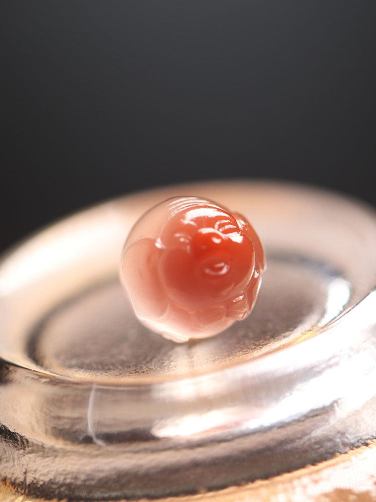 Raw ore southern red agate ice drift piggy round beads with beads small droplet Sugong carving high ice high red no black and no miscellaneous