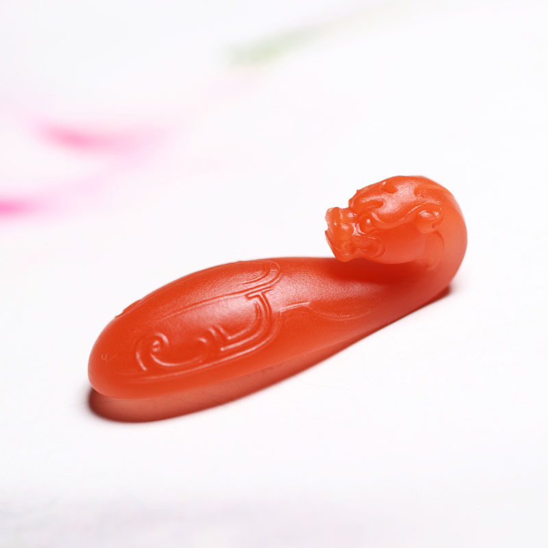 Boutique raw ore south red agate antique dragon hook pendant pendant sugong famous carving color ruddy glue texture strong