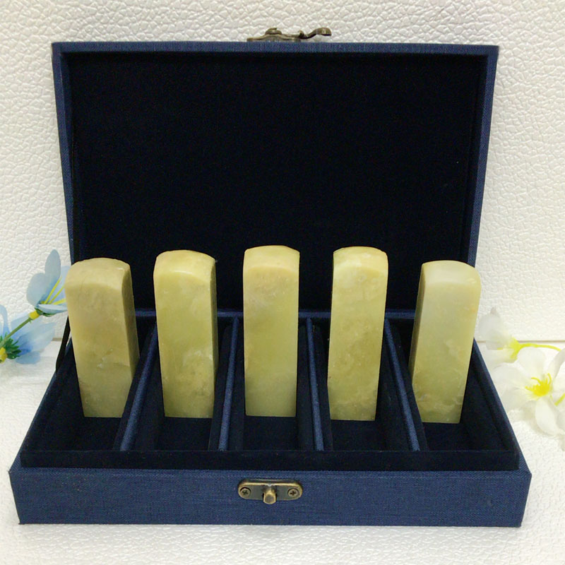 Qingtian Fengmenqing 2 5*2 5*8cm plain chapter 5 boxed frozen ground calligraphy and painting calligraphy gold stone seal carving stone high quality