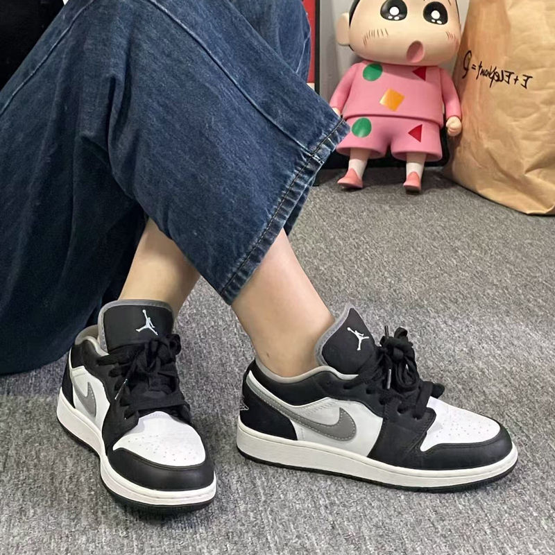 Nike/Nike Air Jordan 1 Low Aj1 Black and White Gray Shadow Low-Top Basketball Shoes 553558-040 Nike/Nike Air Jordan 1 Low Aj1 Black and White Gray Shadow Low-Top Basketball Shoes 553558-040