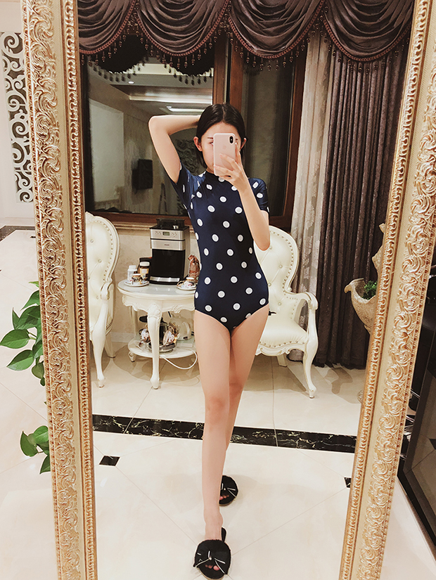 Hàn Quốc retro tươi sóng ngắn tay bảo thủ che bụng mỏng tam giác Xiêm nóng suối phù hợp với nữ kỳ nghỉ mùa xuân nóng đồ bơi liền thân váy