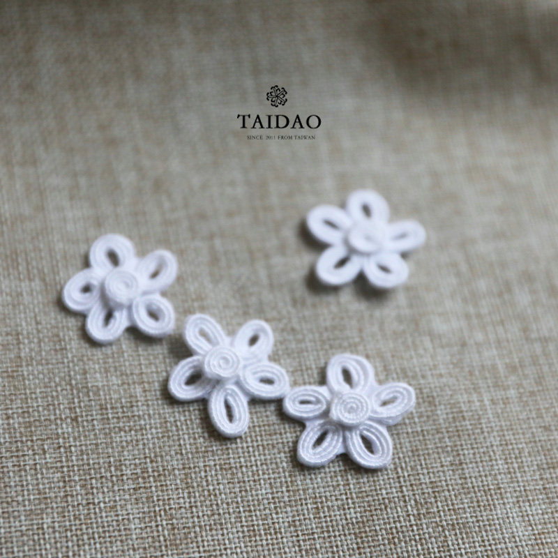 Tai Dao New Fields Garden Wind Decoration Accessories Qipao Gown Lace Lace Lace Flowers Appliques H55 white patches for flowers