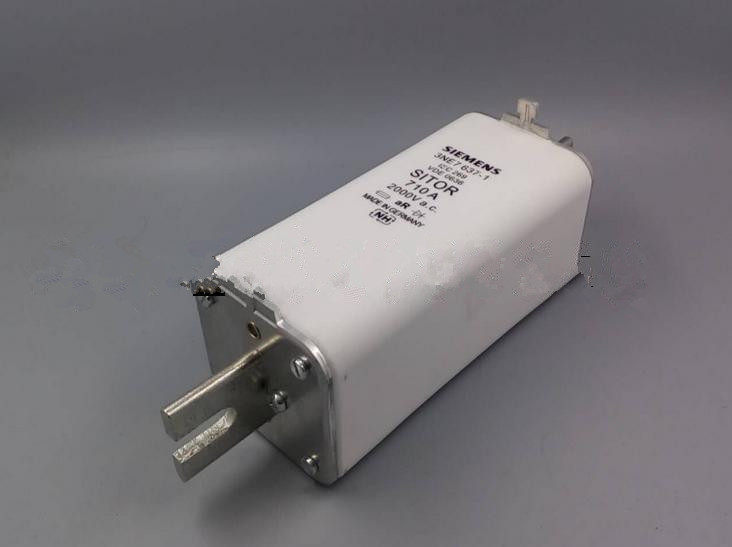 New Siemens fuse 3NE7637-1C 3NE7 637-1 710A 2000V direct shot