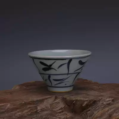 In the late Qing Dynasty, handmade porcelain, blue and white knives, Kung Fu Cup, single cup, Jingdezhen, antique porcelain collection, antique