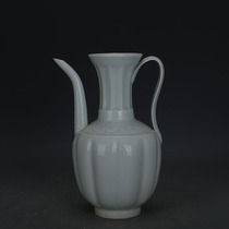 Song Dynasty Hutian kiln green glaze carved flower melon edge pattern old imitation unearthed ancient porcelain handmade porcelain antique collection