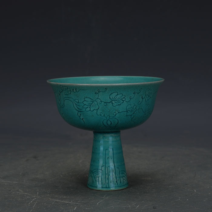 Daming Zhengde green glaze carving goblet with melon and rattan pattern Imitation official kiln unearthed ancient porcelain Antique collection ornaments